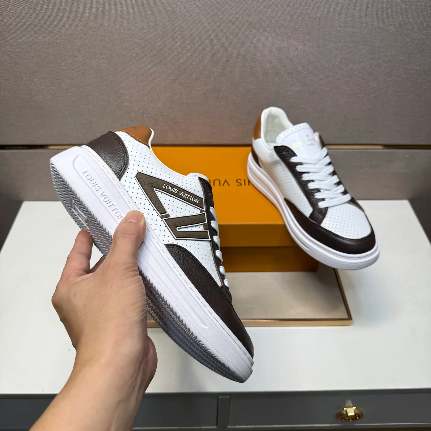 ⬛️Men's shoes 💰p420 [LV～] Men's casual shoes 2025z cabinet sales simultaneously 🔶Size: 38-44 #️⃣ 🔷6 colors🔜The upper is made of multi-material splicing ➕Genuine leather lining, comfortable and breathable, sole: original comfortable and wear-resistant outsole, ⚠️Real thing📱Photographed🎬The real thing is better📢📢📢